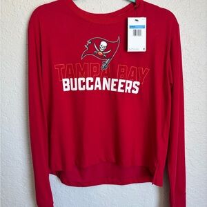 NWT Tampa Bay Buccaneers Bucs Nike Red DriFit Long Sleeve T-Shirt - Women’s Med